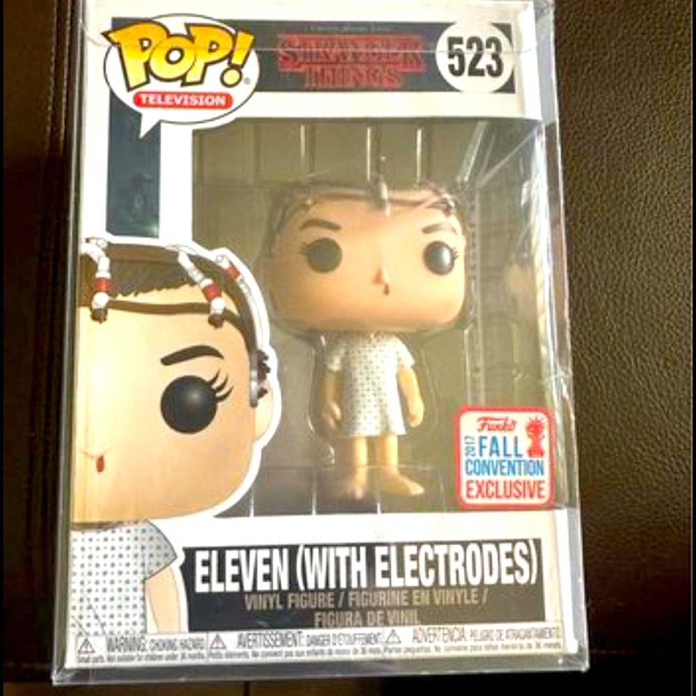 Funko Pop TV Stranger Things #523 ELEVEN W/Electrodes With Protector